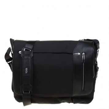 Pre Owned Tumi Black Nylon and Leather Arrive Galeao Messenger Bag