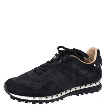مملوكة مسبقًا Valentino Dark Blue/Black Suede And Camo Nylon Rockstud Sneakers Size 42.5