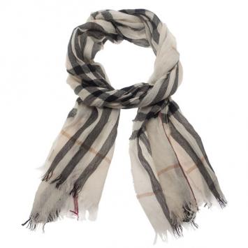 Pre Owned Burberry Novacheck Scarf