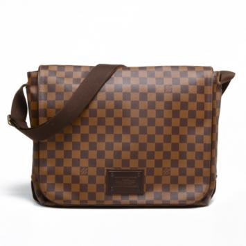 Pre Owned Louis Vuitton Brooklyn GM Messenger 