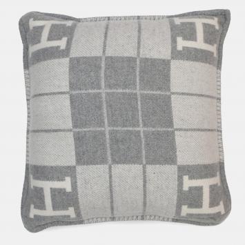 Pre Owned Hermes Avalon 3 Cushion Coco - Camomile Size Pm