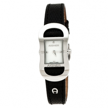 Pre Owned Aigner Mother of Pearl Stainless Steel Cesena A53200 Women's Wristwatch 23 mm