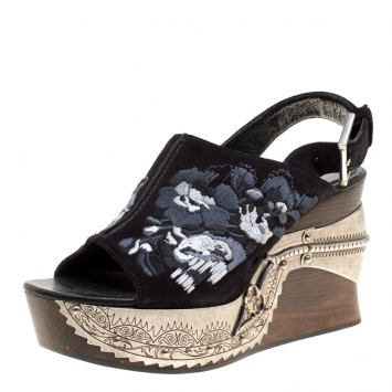 مملوكة مسبقًا Alexander McQueen Black Floral Embroidered Suede Metal Detail Wood Platform Sandals Size 37