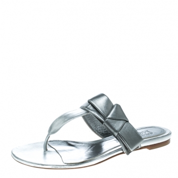 Pre Owned Alexander McQueen Metallic Silver Leather Flat Thong Sandals Size 38.5