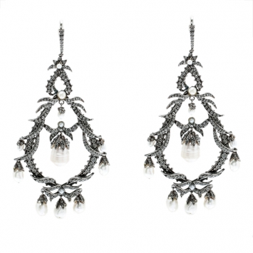 Pre Owned Alexander McQueen Faux Pearl & Crystal Silver Tone Long Drop Earrings