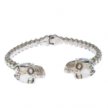 Pre Owned Alexander McQueen Twin Crystal Embedded Skull Silver Tone Open Cuff Bracelet