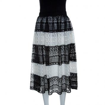 Pre Owned Alice + Olivia Black Floral Embroidered Stripe Detail Birdie Skirt M