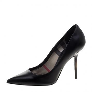 مملوكة مسبقًا Burberry Black Leather Deighton Pointed Toe Pumps Size 38