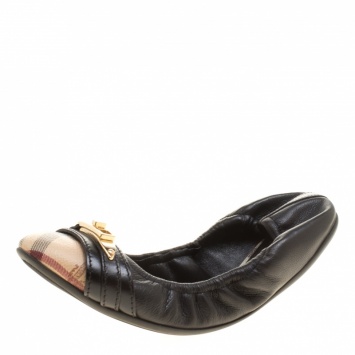 Pre Owned Burberry Black Leather and Nova Check PVC Drayton Twistlock Ballet Flats Size 36