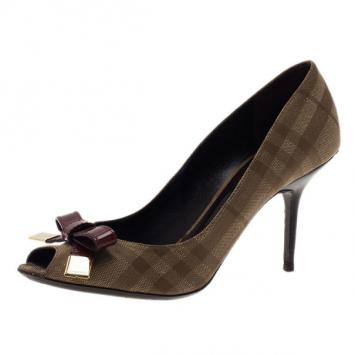 Pre Owned Burberry Beige Plaid Canvas Patent Leather Bow Detail Peep Toe Pumps Size 40