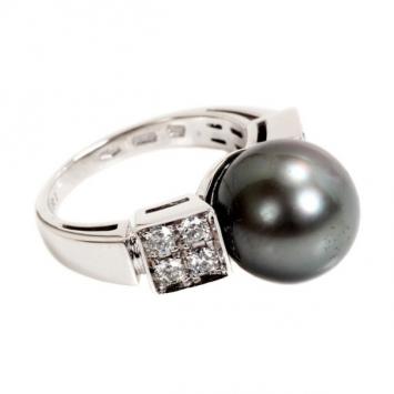 Pre Owned Bvlgari Pearl and Diamond 18k White Gold Ring Size 51