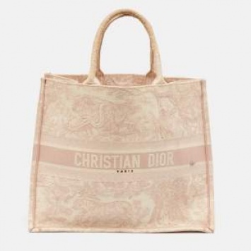 Calvin Klein     Totes