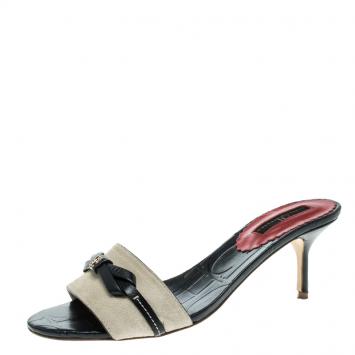 Pre Owned Carolina Herrera Beige/Navy Blue Suede and Leather Mules Size 37