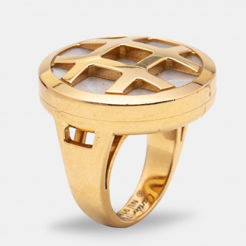 Pre Owned Cartier Pasha de Cartier Mother of Pearl 18k Yellow Gold Ring Size 51