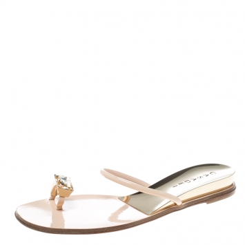 مملوكة مسبقًا Casadei Blush Pink Patent Leather Crystal Toe Ring Sandals Size 39