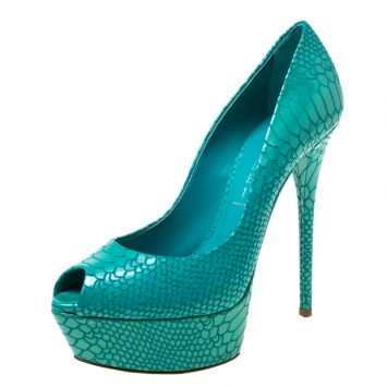 مملوكة مسبقًا Casadei Blue Python Embossed Patent Leather Peep Toe Platform Pumps 38