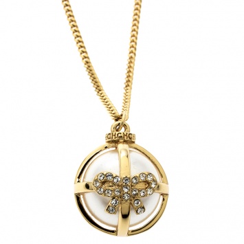 Pre Owned CH Carolina Herrera Faux Pearl Gold Tone Bow Ball Pendant Necklace