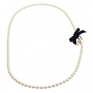 Pre Owned CH Carolina Herrera Logo Faux Pearl Long Strand Necklace