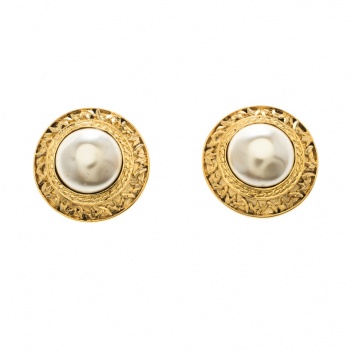 Pre Owned Chanel CC Vintage Textured Faux Pearl Gold Plated Clip-on Stud Earrings