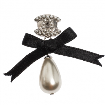 Pre Owned Chanel CC Silver Tone Faux Pearl Drop Bow Brooch 