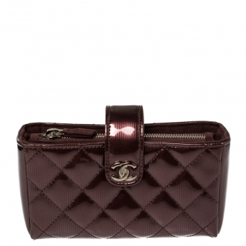 Pre Owned Chanel Burgundy Quilted Patent Leather CC Phone Holder 