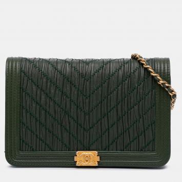 Chanel Green Chevron Quilted Crumpled Calfskin Boy Wallet On Chain