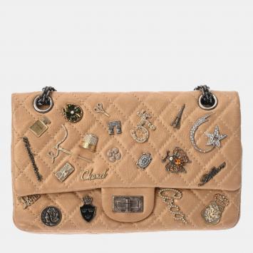 مملوكة مسبقًا Chanel Matelasse 2.55 Chain Shoulder Bag 23Cm Icon Charm Double Flap Beige Gold Calfskin