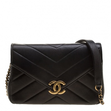 مملوكة مسبقًا Chanel Black Herringbone Quilted Leather Flap Bag w/ Removable Red Pouch
