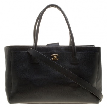 Pre Owned Chanel Black Leather Cerf Tote