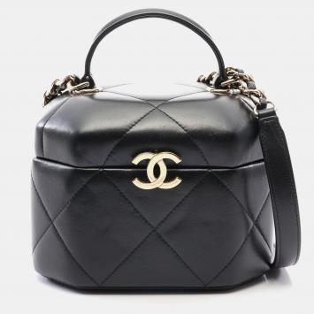 مملوكة مسبقًا Chanel Paris -Chateau de Chenonceau Vendome Case Black Lambskin Top Handle Bag