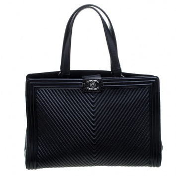 Pre Owned Chanel Black Chevron Quilted Leather Large Boy Shopping Tote