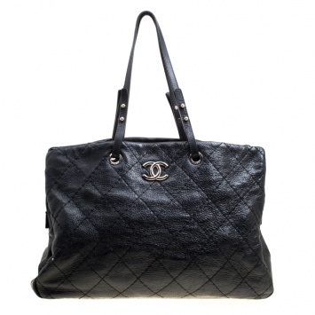 Pre Owned Chanel Black Quilted Glazed Leather Large On the Road Tote