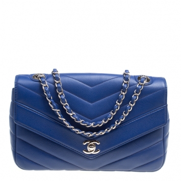 Pre Owned Chanel Blue Chevron Quilted Leather Medium Classic Flap Bag