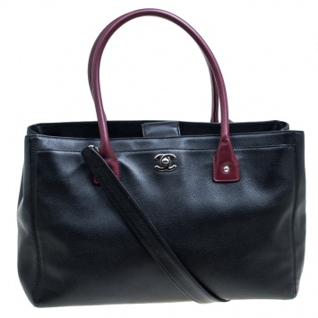 Pre Owned Chanel Black/Maroon Leather Top Handle Bag