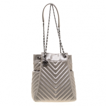 Pre Owned Chanel Silver Chevron Leather Small Urban Spirit Drawstring Bag