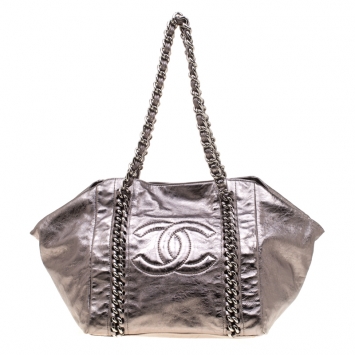 Pre Owned Chanel Grey Patent Leather Luxe Ligne Tote