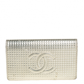 Pre Owned Chanel Metallic Gold Cube Quilted Leather CC Bifold Wallet
