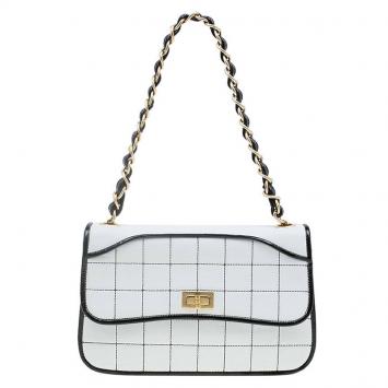 Pre Owned Chanel White/Black Chocolate Bar Leather Reissue Shoulder Bag