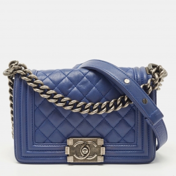 مملوكة مسبقًا Chanel Blue Quilted Leather Small Boy Flap Bag