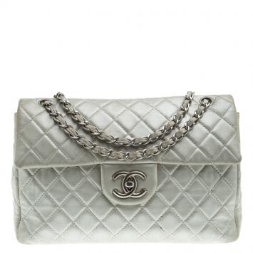 Pre Owned Chanel Grey Quilted Iridescent Leather Maxi Classic Single Flap Bag