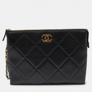 Pre Owned Chanel Black Quilted Leather 19 Chain Wristlet Pouch 