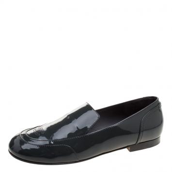 Pre Owned Chanel Grey Patent Leather CC Loafers Size 38.5