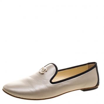 Pre Owned Chanel Beige Pearl Finish Leather CC Smoking Slippers Size 38.5