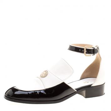 Pre Owned Chanel Monochrome Leather Ankle Strap Cutout Loafers Size 39.5