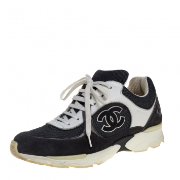 مملوكة مسبقًا Chanel Grey/White Canvas And Leather CC Trainer Sneakers Size 39