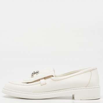 Pre Owned Chanel White Quilted Leather Flap Turn Lock CC Loafers Size 39