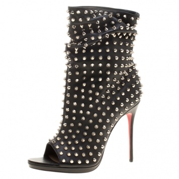 مملوكة مسبقًا Christian Louboutin Black Spiked Leather Guerilla Peep Toe Slouchy Ankle Boots Size 39