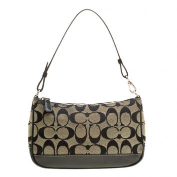 Pre Owned Coach Beige/Black Signature Canvas Shoulder Bag