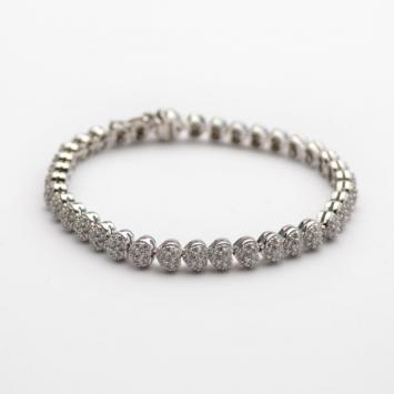 Pre Owned Damiani 18K Diamond Pave Setting Hearts Bracelet 