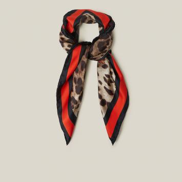 Pre Owned Dolce & Gabbana Animal Leopard Print Silk Scarf